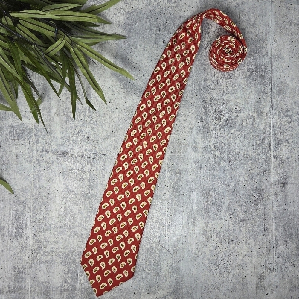 Brooks Brothers | Red & Yellow Paisley Print All Silk Tie